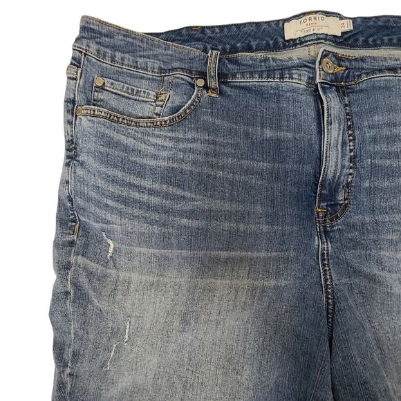 Torrid Womens Plus Size 24 Med Wash Distressed Denim Jean Shorts - Picture 4 of 13